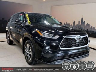 2021 Toyota Highlander XLE AWD TOIT OUVRANT CUIR MAGS 8 PASSAGERS in Saint-Jérôme, Quebec - 3 - w320h240px