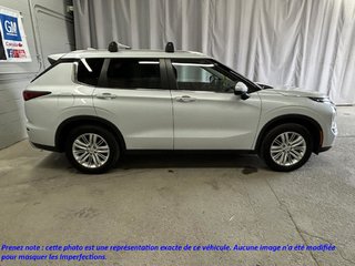 2022 Mitsubishi Outlander in Rivière-du-Loup, Quebec - 4 - w320h240px