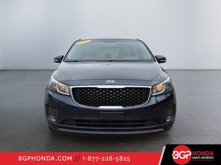 2016 Kia Sedona LX in Saint-Georges, Quebec - 2 - w320h240px