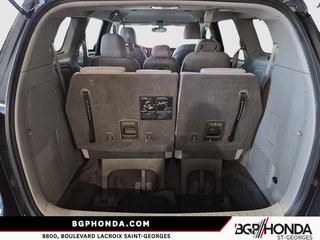 2016 Kia Sedona LX in Saint-Georges, Quebec - 6 - w320h240px