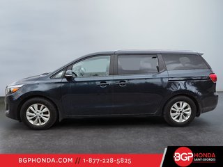 2016 Kia Sedona LX in Saint-Georges, Quebec - 5 - w320h240px