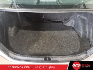 Toyota Corolla LE 2015 à Saint-Georges, Québec - 6 - w320h240px