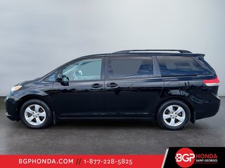 Toyota Sienna CE 7 PASSAGERS 2012 à Saint-Georges, Québec - 5 - w320h240px