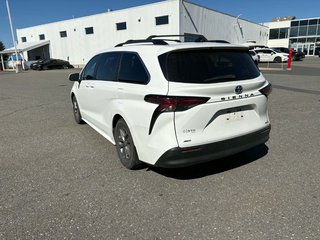 2022 Toyota Sienna LE AWD HYBRID in Saint-Georges, Quebec - 3 - w320h240px