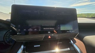 2021 Toyota Venza LIMITED HYBRID in Saint-Georges, Quebec - 6 - w320h240px
