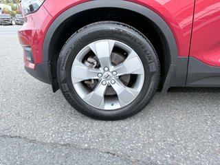 2019 Volvo XC40 MOMENTUM in Saint-Georges, Quebec - 4 - w320h240px
