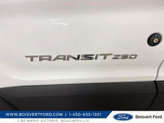 Ford Transit Cargo Van T-250 138 po PNBV de 9 000 lb RARS 2018 à Boucherville, Québec - 6 - w320h240px
