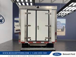 2021 Ford TRANSIT CUTAWAY 350 cube 12 pieds deck in Boucherville, Quebec - 3 - w320h240px