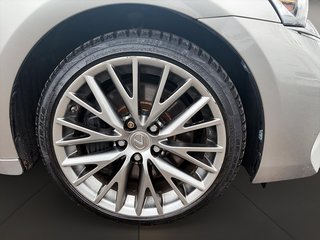 2017 Lexus IS 300 AWD + PREMIUM PKG + CUIR + TOIT + CAMERA + BT