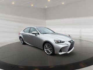 2017 Lexus IS 300 AWD + PREMIUM PKG + CUIR + TOIT + CAMERA + BT