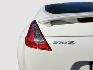 2018 Nissan 370Z Coupe + 332 HP + BAS KILO + EXTRA PROPRE + MANUEL + WOW!