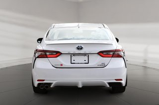 Toyota Camry Hybrid SE 2022