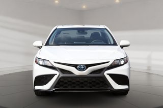 Toyota Camry Hybrid SE 2022