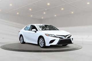 Toyota Camry SE + SIEGES CHAUFFANT + 41457 KM 2020