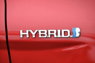 Toyota Camry SE HYBRIDE + SIEGES EN CUIR + TOIT OUVRANT 2021