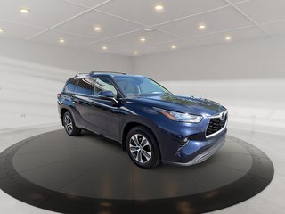 2020 Toyota Highlander XLE AWD + CUIR + TOIT OUVRANT + CARPLAY + CAMERA +