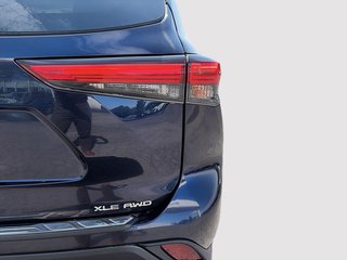 2020 Toyota Highlander XLE AWD + CUIR + TOIT OUVRANT + CARPLAY + CAMERA +