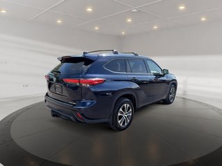 2020 Toyota Highlander XLE AWD + CUIR + TOIT OUVRANT + CARPLAY + CAMERA +