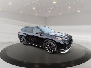 2022 Toyota Highlander XSE AWD + CUIR ROUGE + CARPLAY + TOIT OUVRANT +++