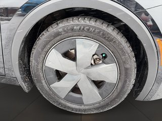 2024 Toyota Prius Plug-in Hybrid SE