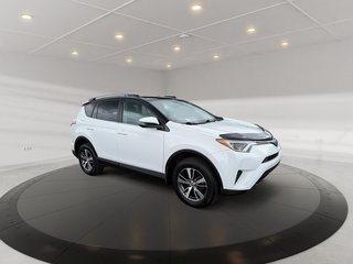 2018 Toyota RAV4 LE FWD + BLUETOOTH + CAMERA + SIÈGES CHAUFFANTS