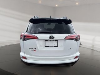 2018 Toyota RAV4 LE FWD + BLUETOOTH + CAMERA + SIÈGES CHAUFFANTS