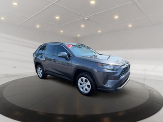 2019 Toyota RAV4 LE + CAMERA + CARPLAY + SIÈGES CHAUFFANTS ++