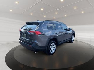 2019 Toyota RAV4 LE + CAMERA + CARPLAY + SIÈGES CHAUFFANTS ++