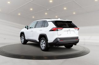 Toyota RAV4 LE AWD 2020