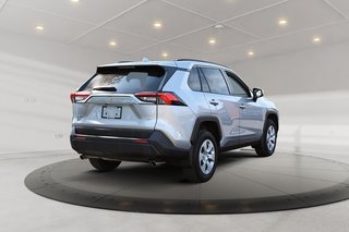 2020 Toyota RAV4 LE + CAMERA + BLUETOOTH + APPLE CARPLAY