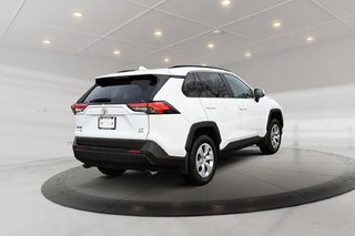 Toyota RAV4 LE 2021