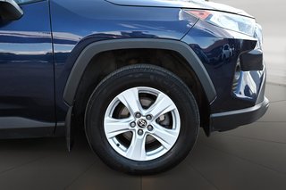 Toyota RAV4 2021 XLE + AWD + TOIT OUVRANT + APPLE CARPLAY 2021