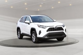 Toyota RAV4 XLE + AWD 2022