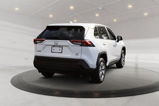 Toyota RAV4 LE 2022