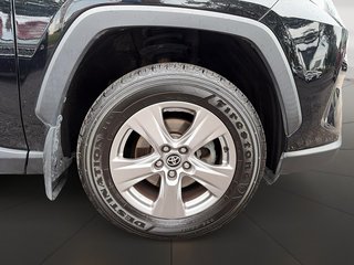 2022 Toyota RAV4 XLE AWD + TOIT OUVRANT + CARPLAY +CAMERA + MAGS