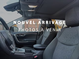 2022 Toyota RAV4 Hybrid XLE AWD + TOIT + CAMERA + CARPLAY +  + + +