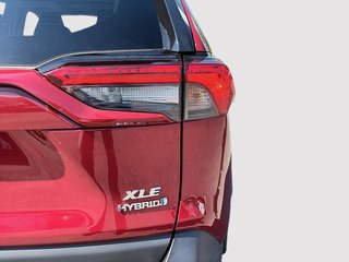 2023 Toyota RAV4 Hybrid XLE + TOIT OUVRANT+ CARPLAY + CAMERA