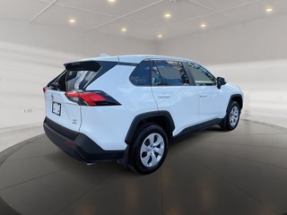 2025 Toyota RAV4 LE AWD + CARPLAY + CAMERA + SIÈGES CHAUFFANTS