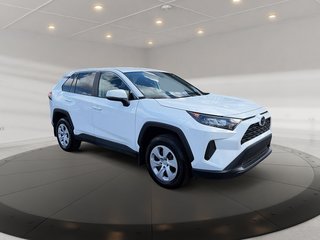 2025 Toyota RAV4 LE AWD + CARPLAY + CAMERA + SIÈGES CHAUFFANTS