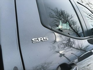 Toyota Tundra SR5 + 4 PORTES + CARPLAY + CAMERA RECUL 2024