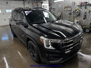 GMC Terrain AWD AT4 TOIT OUVRANT 2023 à Rimouski, Québec - 2 - w320h240px