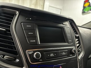 2017  Santa Fe AWD 2.4L Premium in Rimouski, Quebec - 4 - w320h240px