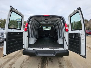 2021 Chevrolet Express Cargo Van in Pickering, Ontario - 11 - w320h240px