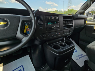 2021 Chevrolet Express Cargo Van in Pickering, Ontario - 16 - w320h240px