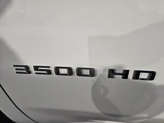 2024 Chevrolet Silverado 3500 HD in Pickering, Ontario - 19 - w320h240px