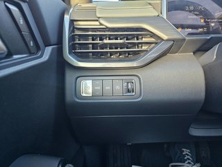 2025 GMC Acadia in Pickering, Ontario - 15 - w320h240px