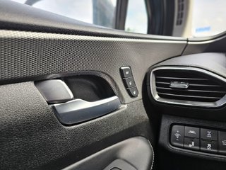 2020 Hyundai Santa Fe in Pickering, Ontario - 26 - w320h240px