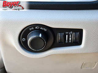 2024 Chrysler Grand Caravan in Pickering, Ontario - 12 - w320h240px