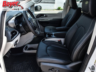 2024 Chrysler Pacifica in Pickering, Ontario - 12 - w320h240px