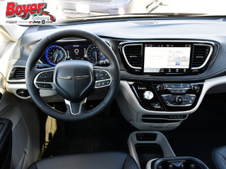 2024 Chrysler Pacifica in Pickering, Ontario - 16 - w320h240px